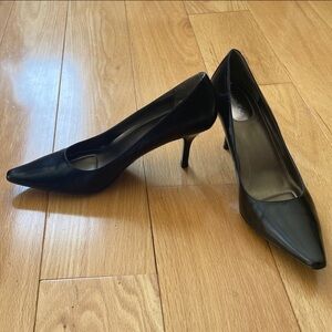 Calvin Klein Dolly Kidskin Black Leather Pumps - Size 8.5M